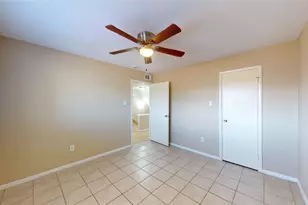 210 W G St, La Porte, TX 77571 - Photo 17