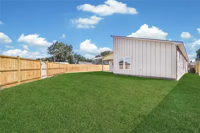 7611 Athlone Drive, Houston, TX 77088 - Photo 41