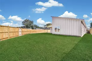 7611 Athlone Dr, Houston, TX 77088 - Photo 41