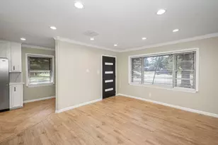 5037 W 43rd St, Houston, TX 77092 - Photo 9