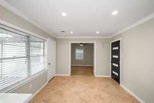 5037 W 43rd St, Houston, TX 77092 - Photo 7