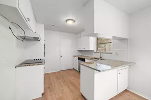 10615 Seaford Dr, Houston, TX 77089 - Photo 7