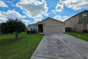 723 Crystal Lakes Dr, Brookshire, TX 77423 - Photo 1