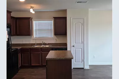 723 Crystal Lakes Drive, Brookshire, TX 77423 - Photo 9