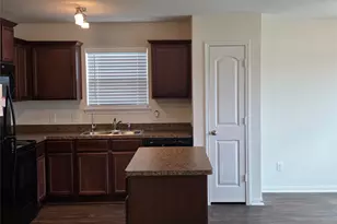 723 Crystal Lakes Dr, Brookshire, TX 77423 - Photo 9