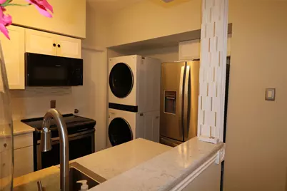 10811 Richmond Avenue #11, Houston, TX 77042 - Photo 5