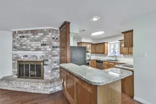1907 Southern Pines Dr, Houston, TX 77339 - Photo 9
