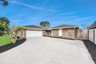 7102 Log Hollow Dr, Houston, TX 77040 - Photo 5