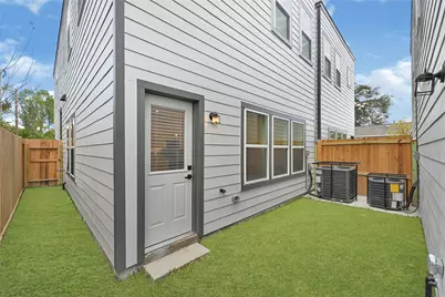 7809 Dyer Street, Houston, TX 77088 - Photo 35