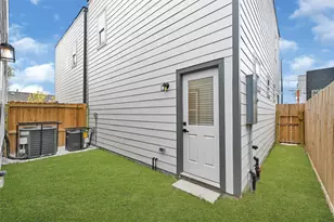 7809 Dyer St, Houston, TX 77088 - Photo 35