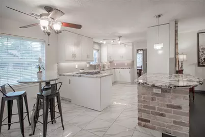 7219 Ridge Oak Drive, Houston, TX 77088 - Photo 9