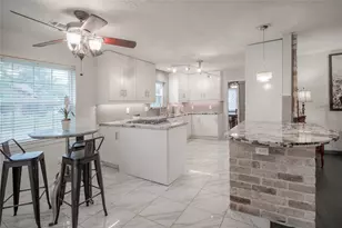 7219 Ridge Oak Dr, Houston, TX 77088 - Photo 9