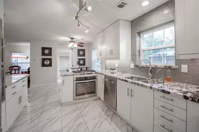 7219 Ridge Oak Drive, Houston, TX 77088 - Photo 11