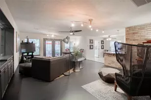 7219 Ridge Oak Dr, Houston, TX 77088 - Photo 19