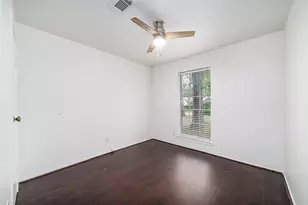 26 S White Pebble Ct, The Woodlands, TX 77380 - Photo 17