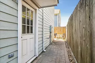 1421 W 26th St, Houston, TX 77008 - Photo 15