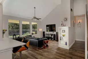 10 Acacia Park Pl, The Woodlands, TX 77382 - Photo 9