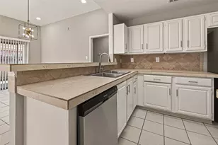 10810 Umber Ct, Houston, TX 77099 - Photo 9