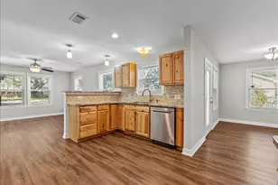 120 N Illinois Ave, League City, TX 77573 - Photo 9