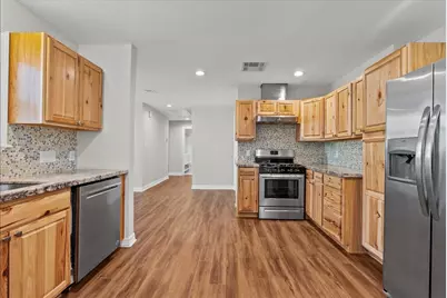 120 N Illinois Avenue, League City, TX 77573 - Photo 7