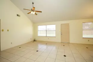 8215 Summer Quail Dr, Houston, TX 77489 - Photo 11
