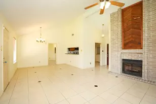 8215 Summer Quail Dr, Houston, TX 77489 - Photo 9