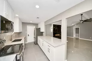 5234 Abercreek Ave, Friendswood, TX 77546 - Photo 11