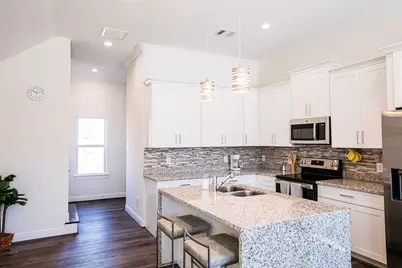 5205 Bataan Road #B, Houston, TX 77033 - Photo 7