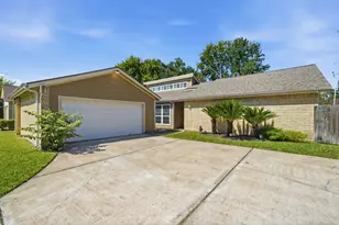 6030 Elkwood Forest Dr, Houston, TX 77088 - Photo 1