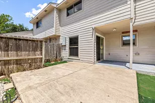 9263 Westwood Village Dr, Houston, TX 77036 - Photo 15