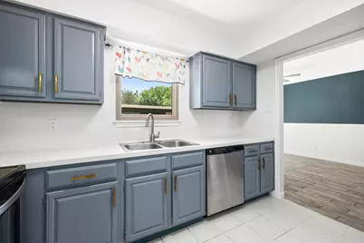 9263 Westwood Village Drive #50, Houston, TX 77036 - Photo 5