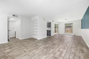 9263 Westwood Village Dr, Houston, TX 77036 - Photo 3