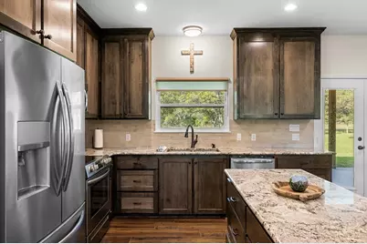 1800 County Road 122, Hallettsville, TX 77964 - Photo 7