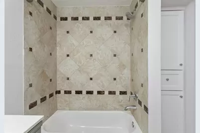 10825 Willowisp Drive, Houston, TX 77035 - Photo 11