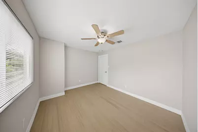 12411 Sungate Lane, Houston, TX 77071 - Photo 15
