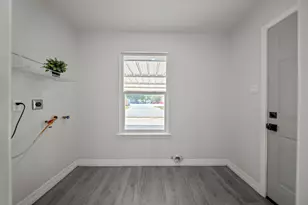 1109 Moody St, Houston, TX 77009 - Photo 9