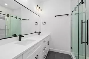 810 S Colbert St, Dayton, TX 77535 - Photo 5