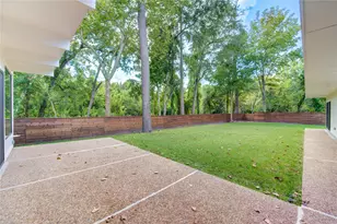 303 Isolde Dr, Houston, TX 77024 - Photo 37