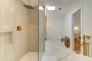 303 Isolde Dr, Houston, TX 77024 - Photo 29