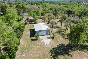 638 Oak Tree Ln, Franklin, TX 77856 - Photo 3