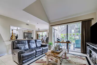 115 Litchfield Lane, Houston, TX 77024 - Photo 9