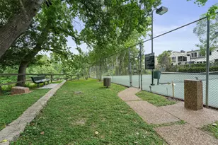 115 Litchfield Ln, Houston, TX 77024 - Photo 35