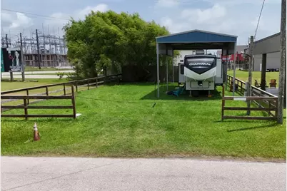 994 Mary Ann, Crystal Beach, TX 77650 - Photo 3