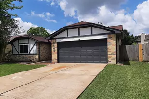 8406 Woodland Willows Dr, Houston, TX 77083 - Photo 3