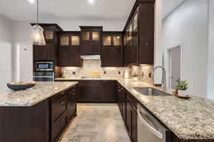 2312 Carriage Run E, Conroe, TX 77384 - Photo 13