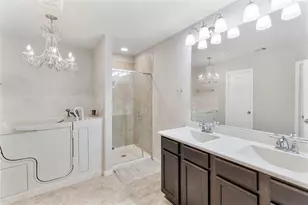 8435 Erasmus Landing Ct, Houston, TX 77044 - Photo 31