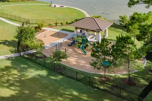 8435 Erasmus Landing Ct, Houston, TX 77044 - Photo 45