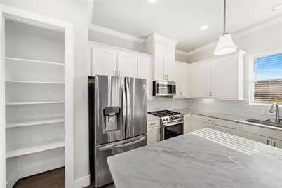 420 W 28th Street #D, Houston, TX 77008 - Photo 11