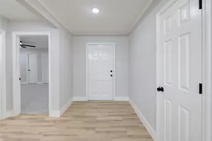 9719 Lawngate Dr, Houston, TX 77080 - Photo 9