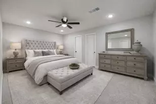 9719 Lawngate Dr, Houston, TX 77080 - Photo 11